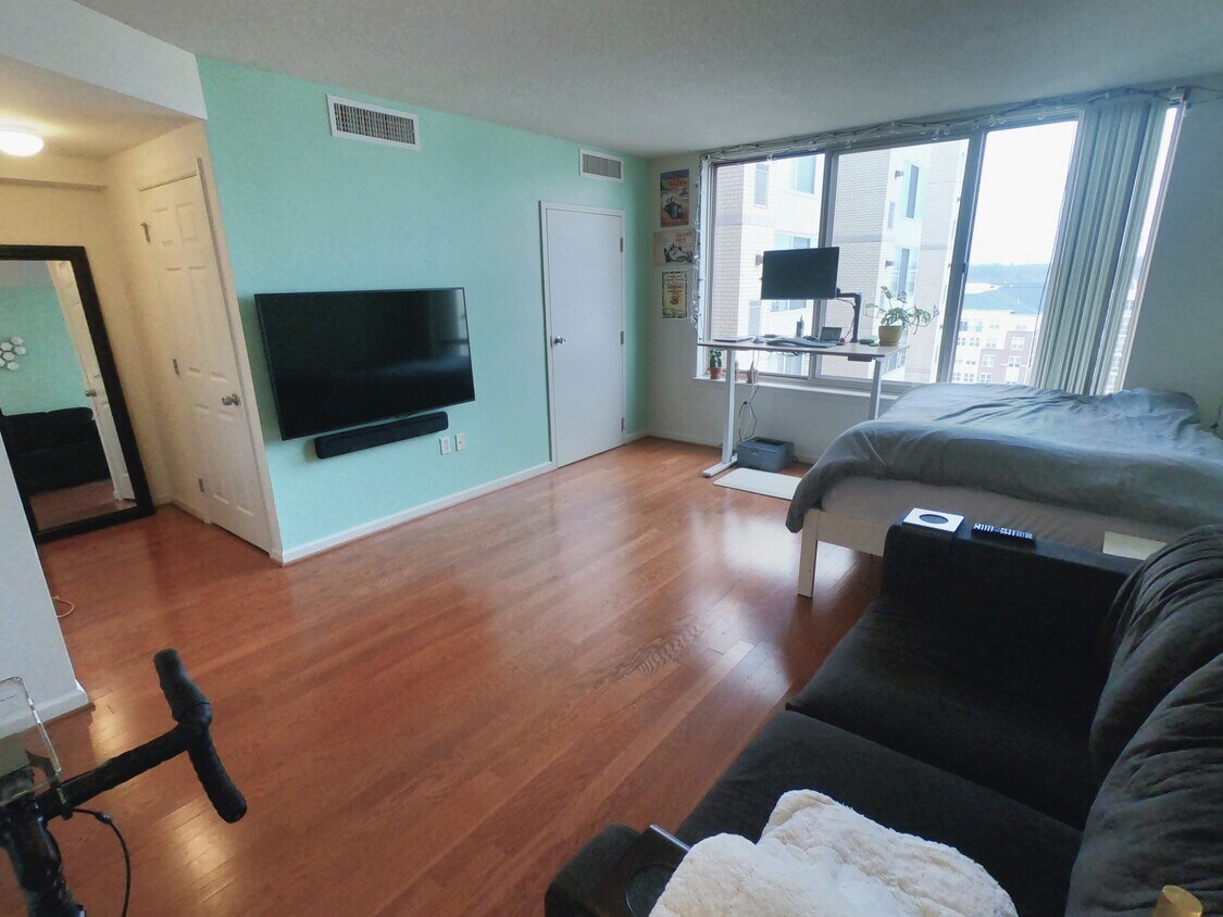 2726 Gallows Rd Unit 1102, Vienna, VA 22180 Condo for Rent in Vienna