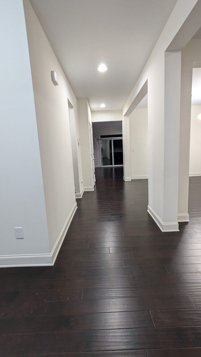 Building Photo - 3265 Trowbridge Dr