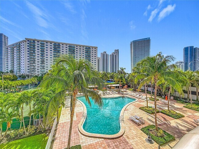 Foto del edificio - 19380 Collins Ave