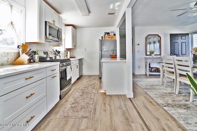 Building Photo - 2133 Cottonwood Dr