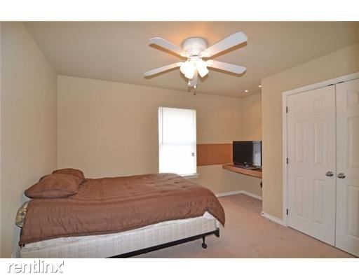 Building Photo - 1500 Rock Hollow Loop