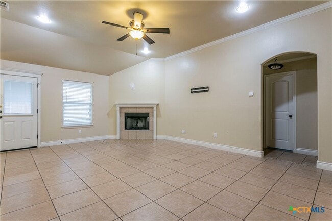 Building Photo - 1200 Vanguard Ln
