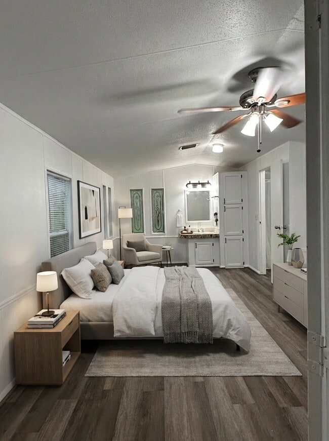 Building Photo - 4823 NW 27th St