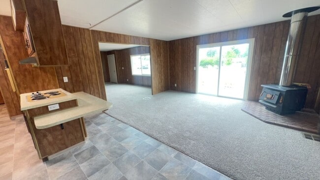 Building Photo - 829 W Harbeck Rd