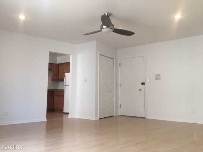 Foto del edificio - 8152 Elmwood Ave