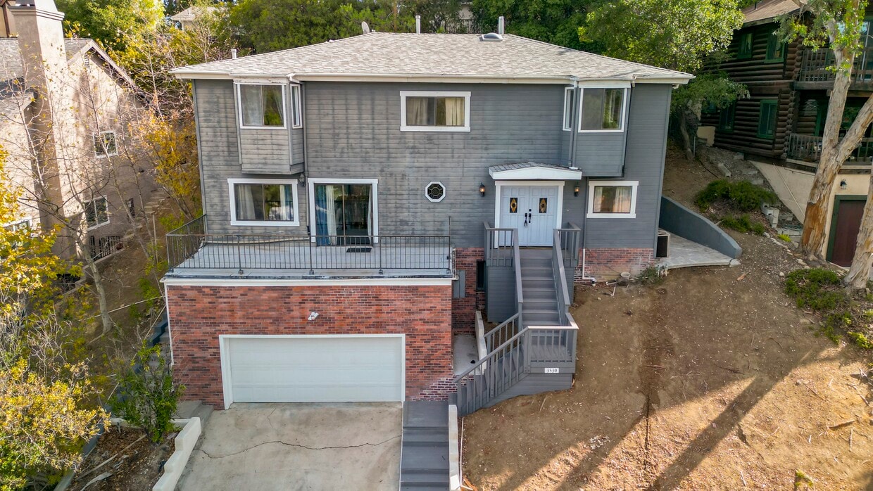 Primary Photo - 3530 Pansy Dr