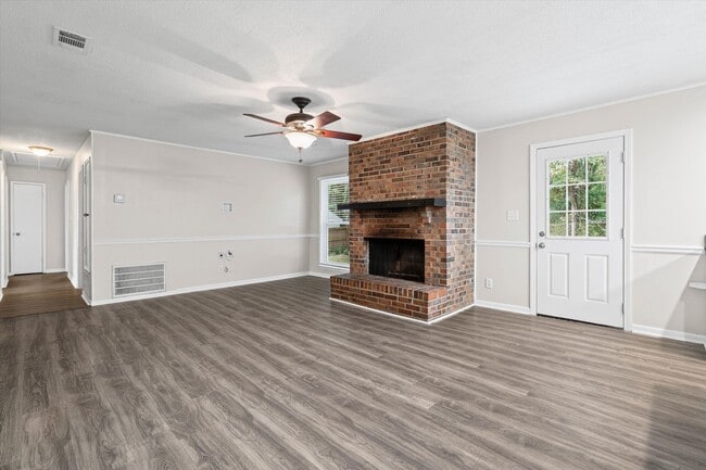 Building Photo - 218 Ridgewood Dr