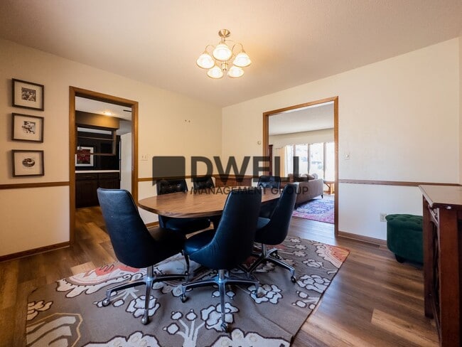 Building Photo - 1205 Folwell Dr SW