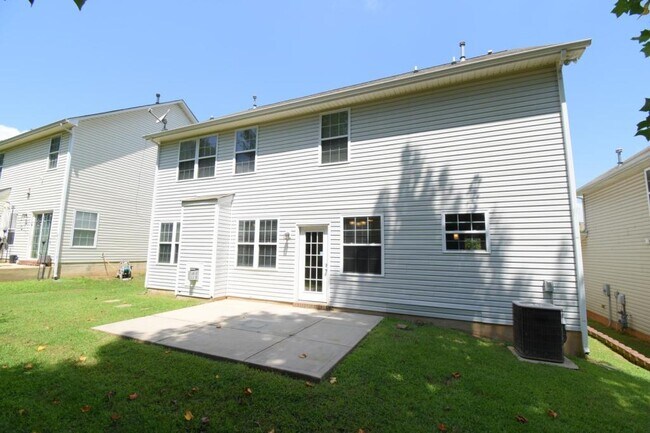 Foto del edificio - 3334 Crutchfield Pl