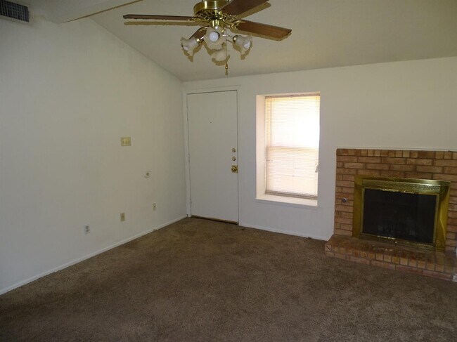 Building Photo - 206 N Troy Ave