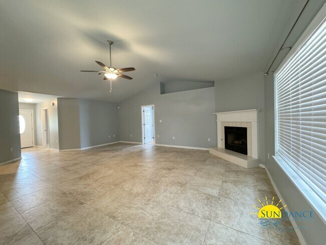 Foto del edificio - Must see home in sought after neighborhood!