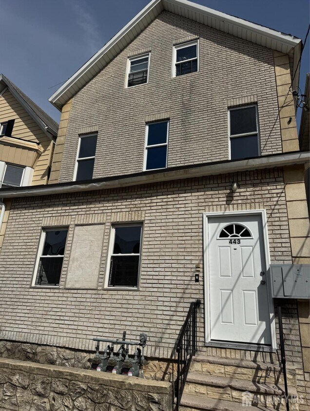 Foto principal - 443 Fulton St