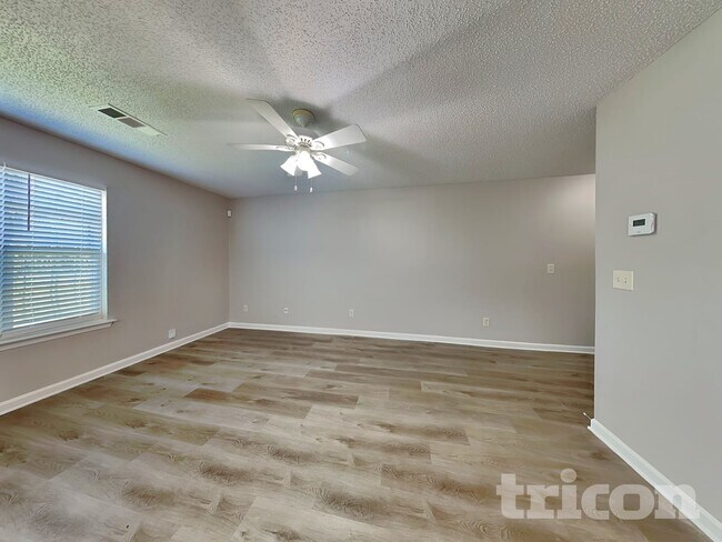 Building Photo - 740 Parkway Rd