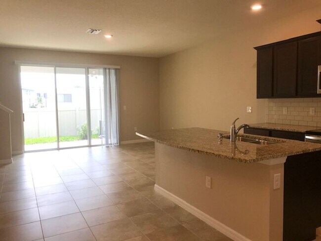 Foto del edificio - 3/2.5 GATED COMMUNITY - TOWNHOUSE - GREAT SCHOOLS IN PALMER RANCH