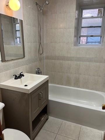 Foto principal - 323 Eldert St