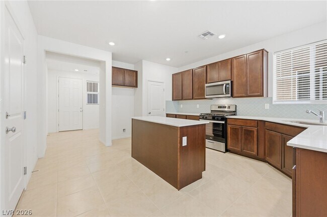Building Photo - 3765 Osiris Ave