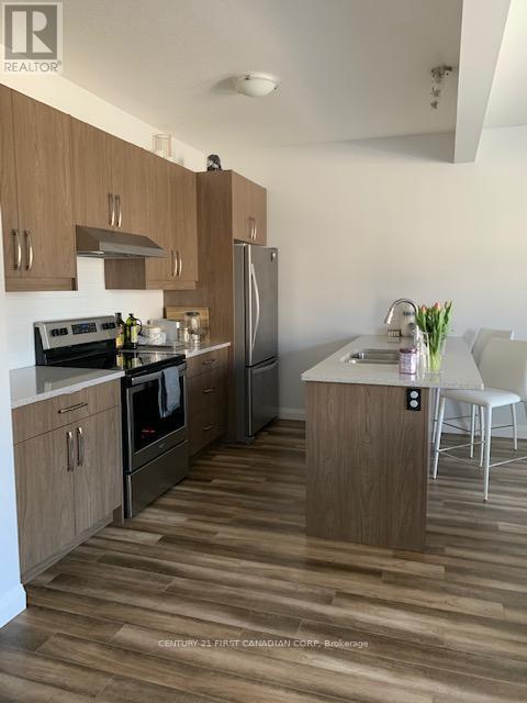 Photo du bâtiment - 827 Kleinburg Dr