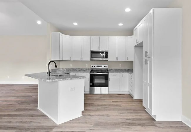 Building Photo - 1206 Andover Dr