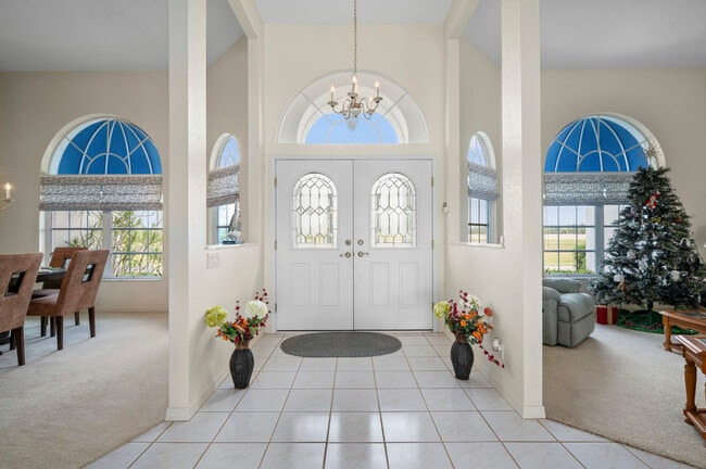 Building Photo - 12879 SW Kings Row