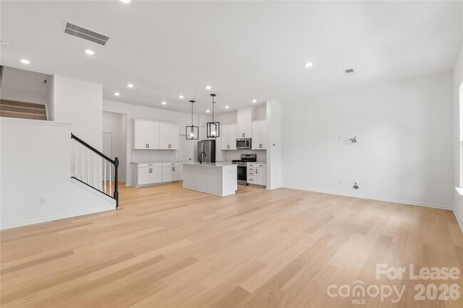 Foto del edificio - 204 Silver Fleet Dr