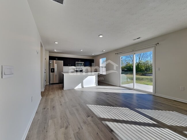 Building Photo - 912 Nelson Pl