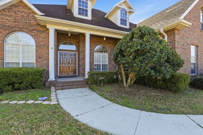 Foto del edificio - Ivy Park Brick Home 4 bedroom 3 1/2 baths