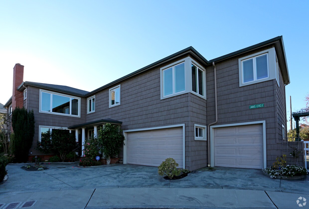 Building Photo - 2618 Janis Cir