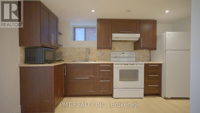 Photo du bâtiment - 7 Harvard Ave