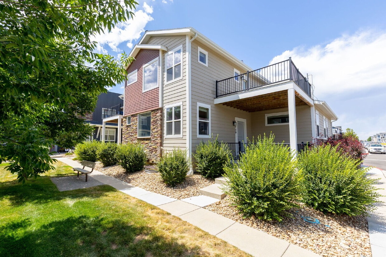 6bd/4.5 bath home in Southwest Longmont! - 6bd/4.5 bath home in Southwest Longmont!