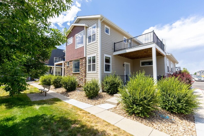 6bd/4.5 bath home in Southwest Longmont! - 6bd/4.5 bath home in Southwest Longmont!