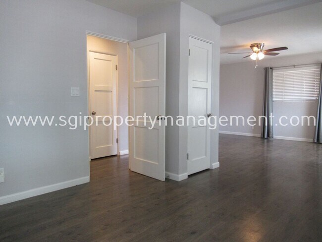 Building Photo - HIGHLY UPGRADED CENTRAL PHOENIX BEAUTY!