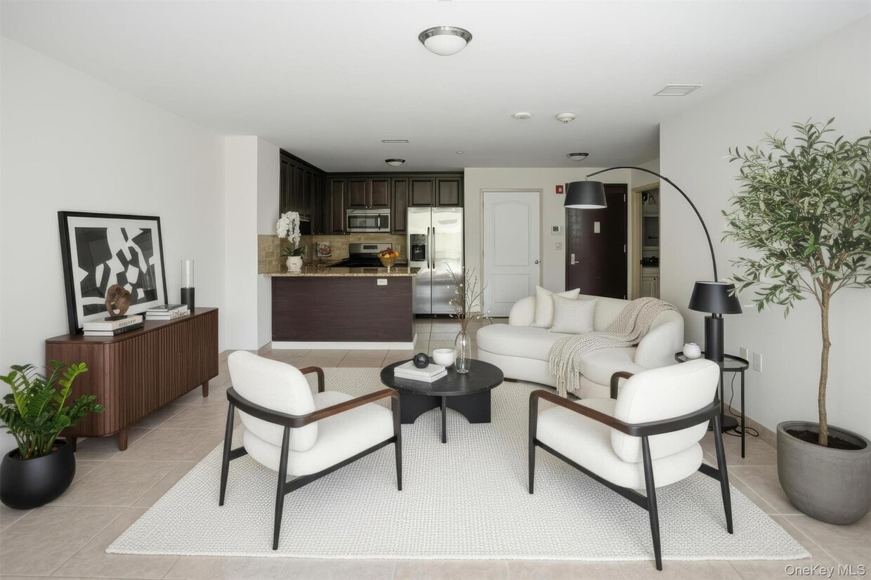 Primary Photo - 200 Carney St