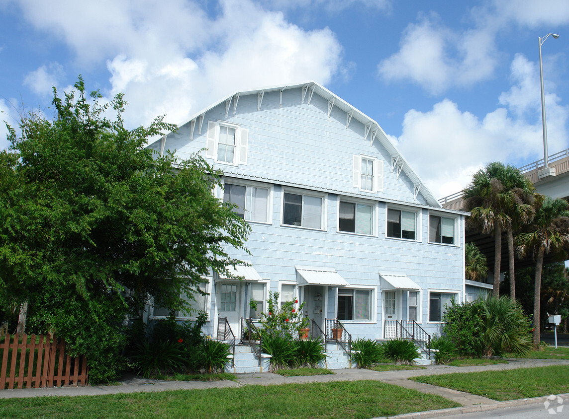 Building Photo - 408 S Riverside Dr
