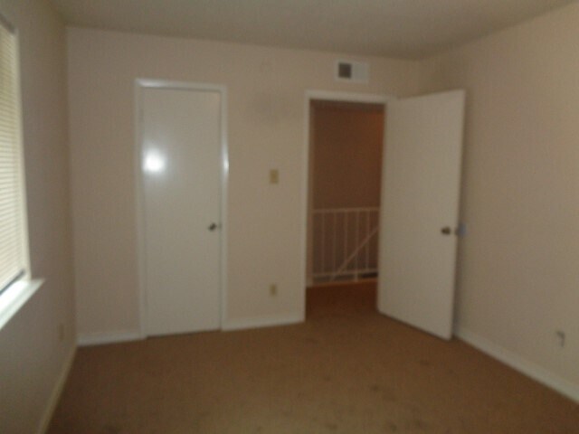 Foto del edificio - 5644 Birchmont Dr