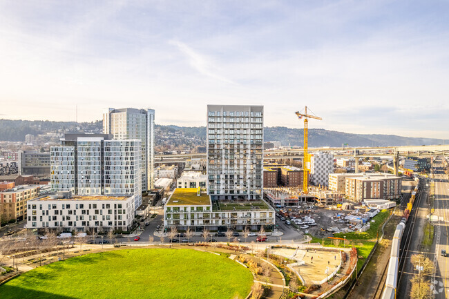 Aerial Photo - Vista Condominiums