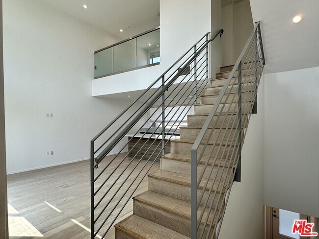 Foto del edificio - 5403 W Wilshire Vista Ln