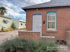 Building Photo - 540 N Ash Ave