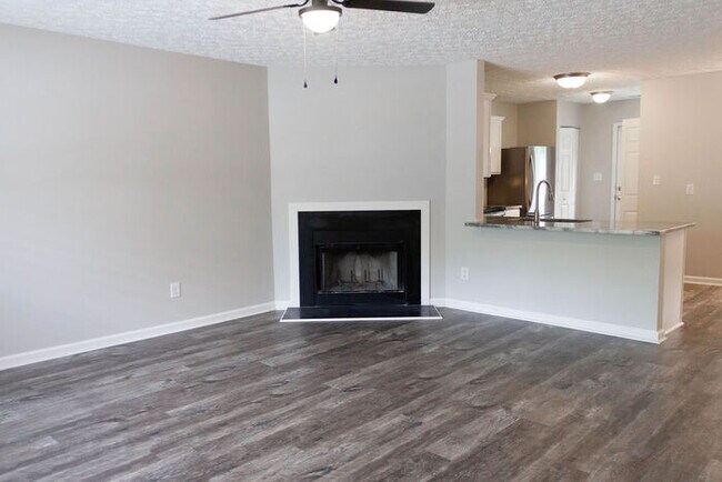 Foto del edificio - Beautiful Durham Townhome For Rent