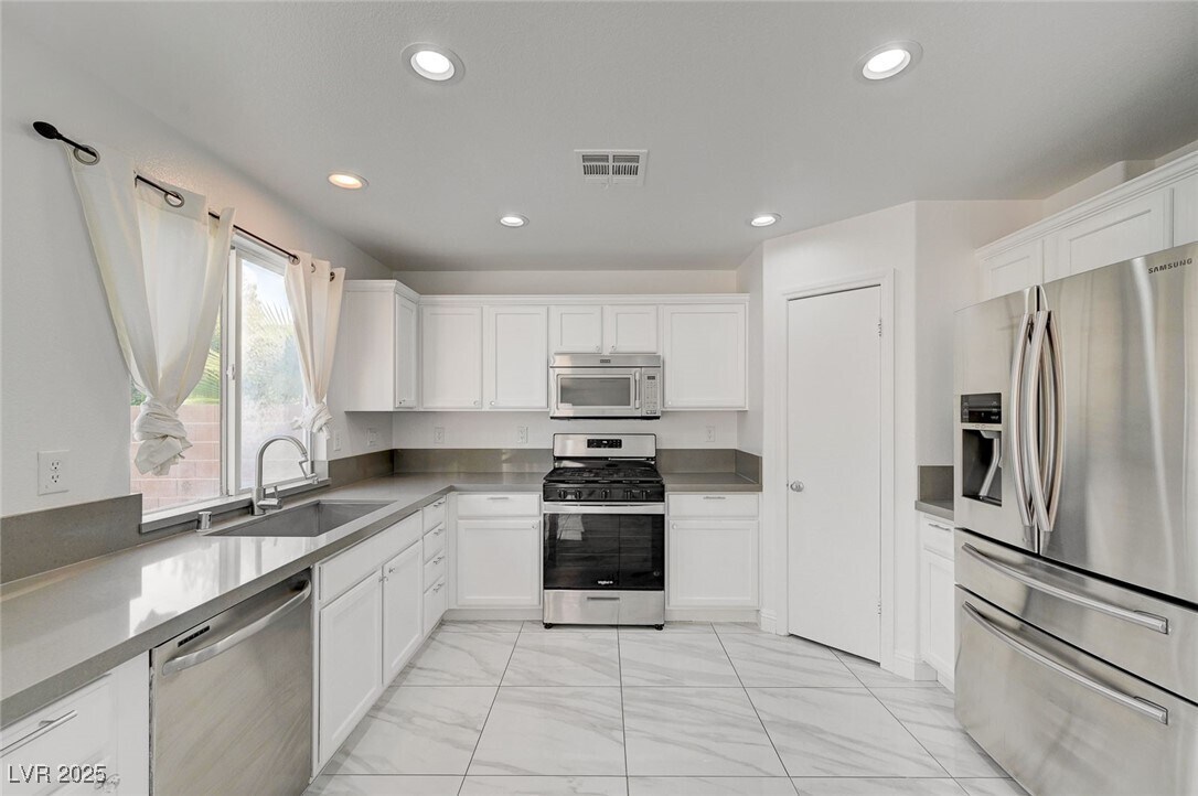 Foto principal - 9893 Canyon Peak Dr