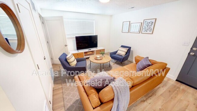 Building Photo - 1538 N Moon River Dr