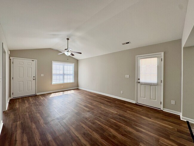 Foto del edificio - One Story 3 Bedroom 2 Bath Brand New