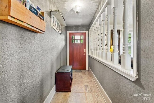 Building Photo - Beautiful Bentonville Home (Fenced Backyard!)