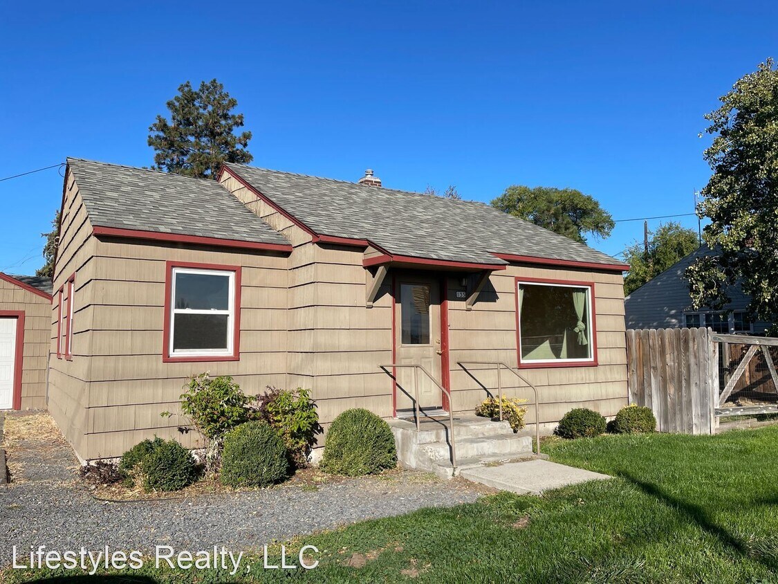 Primary Photo - 2 br, 1 bath House - 135 NW Canal Blvd.