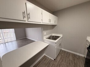 Building Photo - 2082 Fairmont Ct