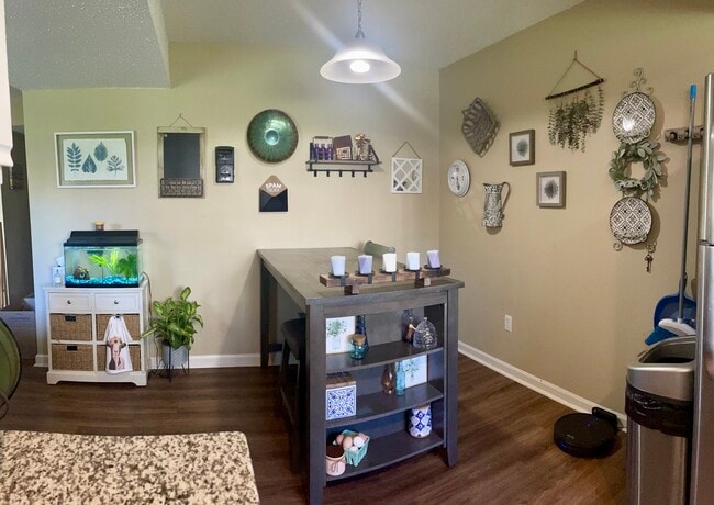 Dining Area - 118 Prosperity Ave SE