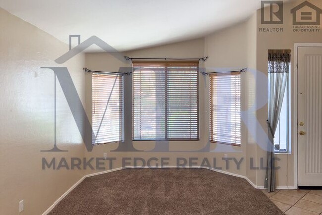 Building Photo - 4Bed/2Bath House Alma School/Ocotillo Rd! ...