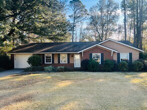 Building Photo - 402 Myrtle Ln