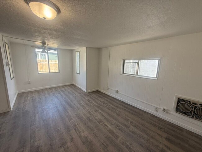 Foto del edificio - 408 Hamilton St