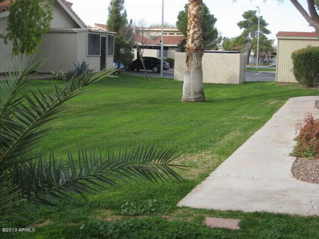 Building Photo - 419 E. Cullumber # D--MOVE IN READY -- GOR...