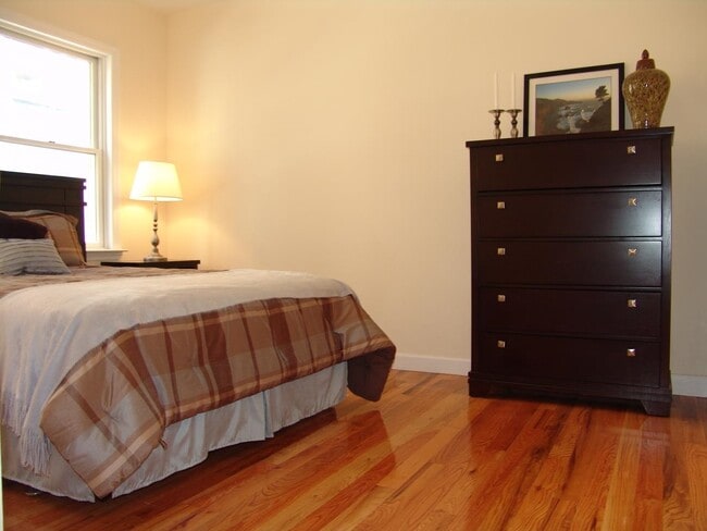 Building Photo - 620 38th St